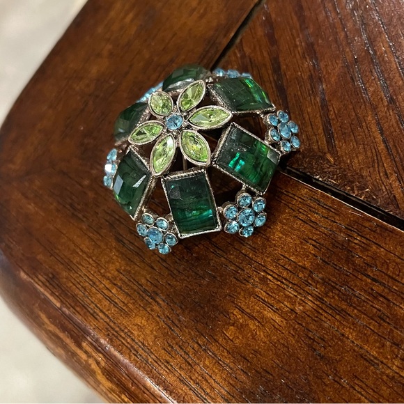 Beautiful brooch - Picture 3 of 3